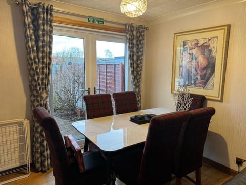 3Bed House - Family Friendly - Close To LochNess House in Inverness