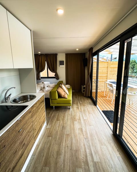 Kitchen or kitchenette, Living room