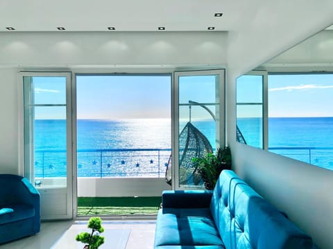 Living room, Sea view