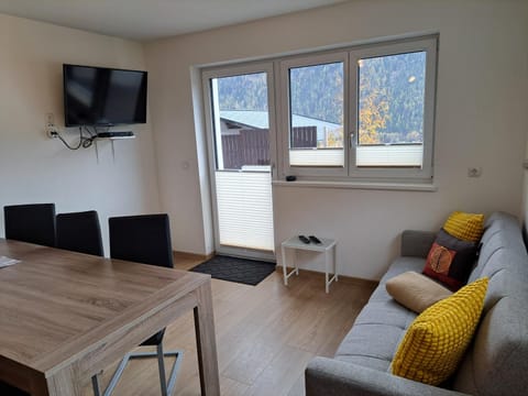 TV and multimedia, Dining area