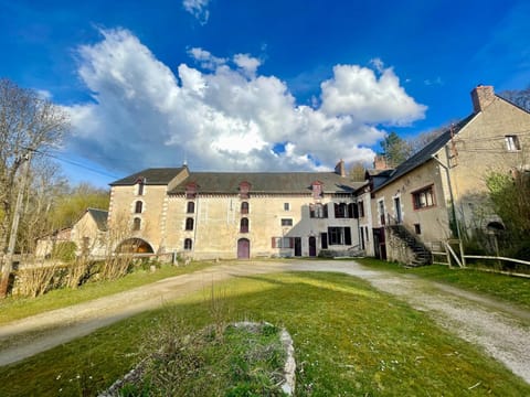 Property building, Facade/entrance, Landmark view