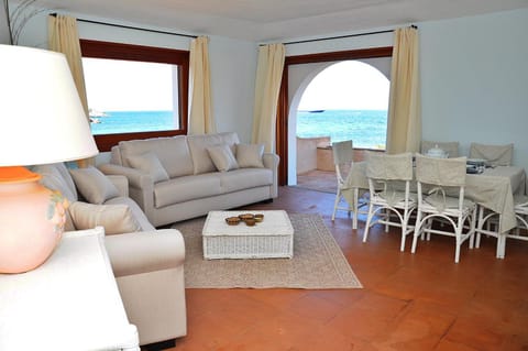 Living room, Dining area, Sea view
