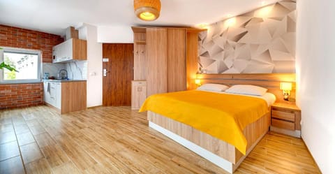 Bed, Kitchen or kitchenette, Photo of the whole room