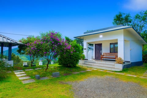 Property building, Garden, View (from property/room), Garden view, Sunrise, Sunset