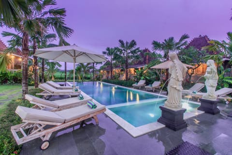 Garden, Swimming pool