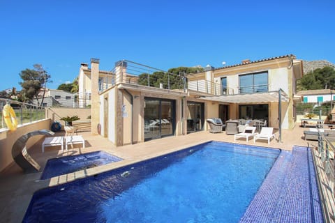 Property building, Pool view