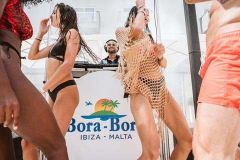 Nightclub / DJ, Evening entertainment, Entertainment