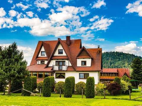 Property building, Natural landscape, Garden