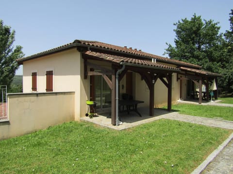 Property building, Patio, Garden