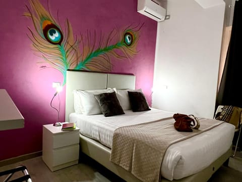 Bed, Photo of the whole room, Bedroom, air conditioner