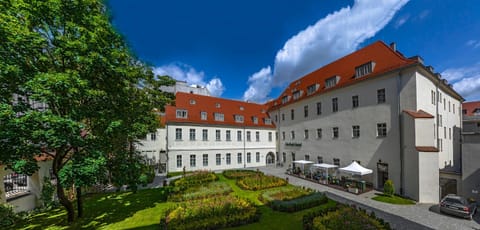 Property building, Garden