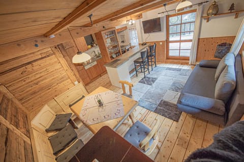 Kitchen or kitchenette, Living room