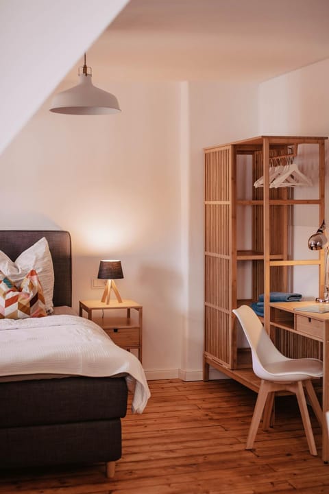 Photo of the whole room, Bedroom