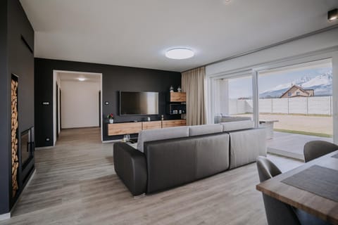 TV and multimedia, Living room, Seating area
