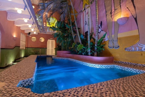 Swimming pool