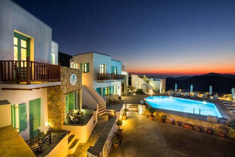 Property building, Swimming pool