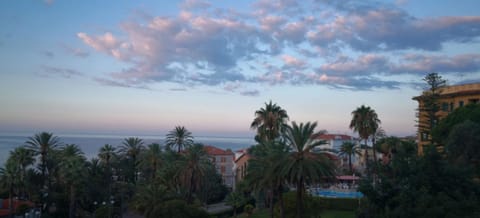 Sanremo Class Old Fashion Apartment in Sanremo