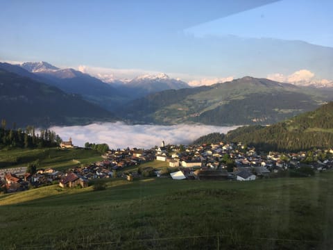 Clasgieri - 3-Zimmer-Ferienwohnung für 4 - 6 Personen, 65m2 Apartment in Canton of Grisons