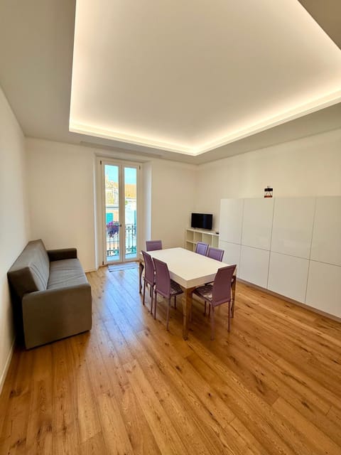 Dining area, Breakfast