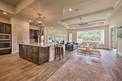 Cascada at Canyon Lake about 1 Mi to Wedding Venues! House in Spring Branch