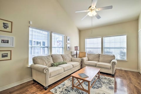 Walk to Lake and Pool Access! Family Gem in Afton House in Ozark Mountains