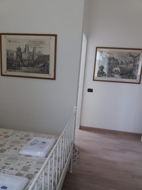 Bed, TV and multimedia, View (from property/room), Photo of the whole room, Bedroom, heating, internet, oven, towels, wardrobe, air conditioner