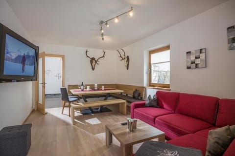 TV and multimedia, Living room, Dining area