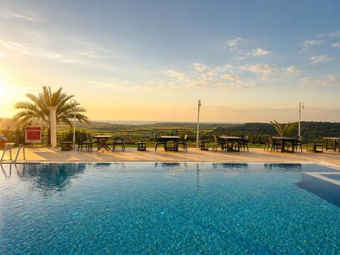 Property building, Restaurant/places to eat, Swimming pool