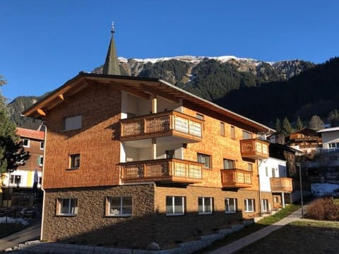 Property building, Spring