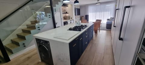 Modern Waterfront 2BR with stunning water views of canals Apartment in Knysna