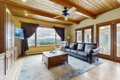 Lakeview Home with new hot tub - Sleeps 10 House in Idaho