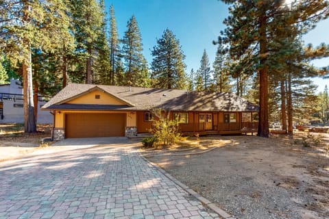 Makoto House in Round Hill Village