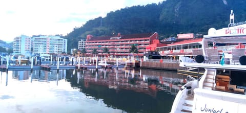 Flat frente mar no Shopping Piratas , com estacionamento Apartment in Angra dos Reis