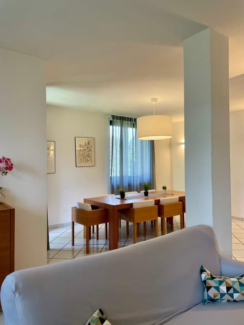 Communal lounge/ TV room, Dining area
