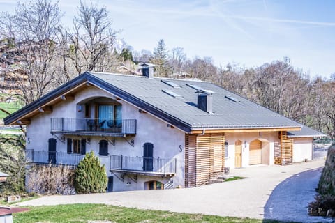 Ski in ski out Le Moulin charming duplex just 50 m from Princesse gondola Megève Apartment in Combloux