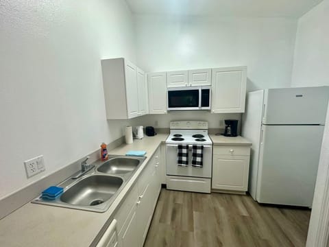Grand Holiday 3BR Palms Condo near Disney Parks Apartment in Kissimmee