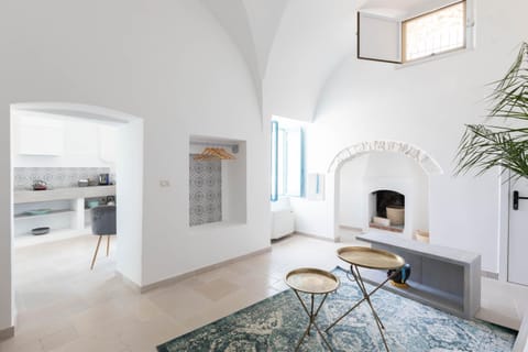 Kitchen or kitchenette, Living room, Seating area