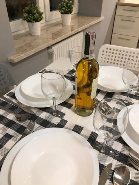 Kitchen or kitchenette, Dining area, Meals, Lunch, Dinner