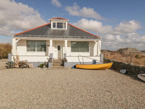 Coed Llai House in Trearddur Bay