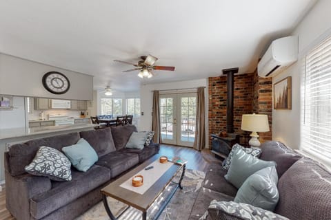 Holiday Chalet House in Calaveras County