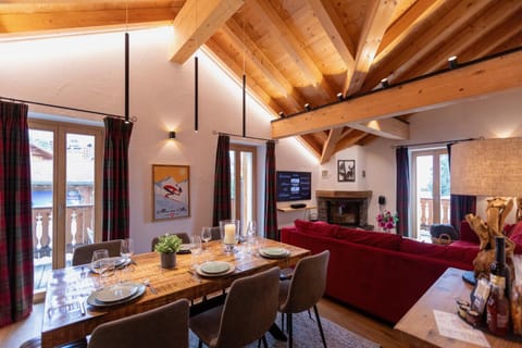 Living room, Dining area