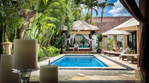 Garden view, Pool view, Swimming pool, sunbed