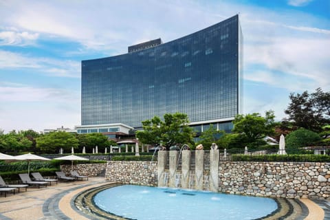 Property building, Pool view