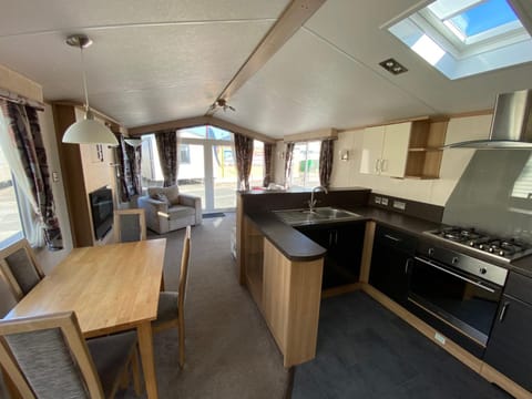 8 Berth caravan Skegness Golden Palm resort House in Chapel Saint Leonards