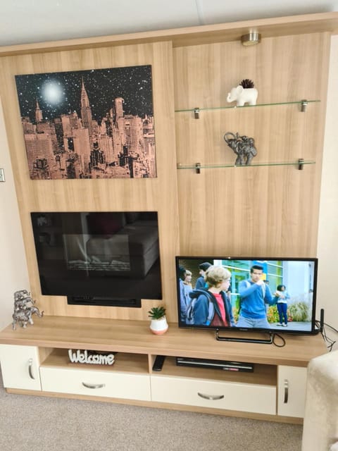 8 Berth caravan Skegness Golden Palm resort House in Chapel Saint Leonards