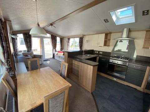 8 Berth caravan Skegness Golden Palm resort House in Chapel Saint Leonards