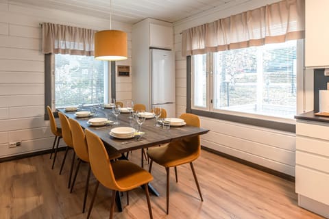 View (from property/room), Seating area, Dining area, kitchen