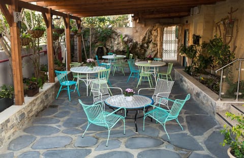 Patio, Day, Seating area