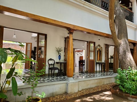 Property building, Patio, Dining area