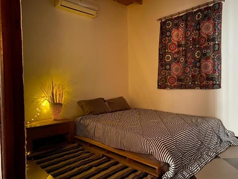 Bed, Bedroom, air conditioner